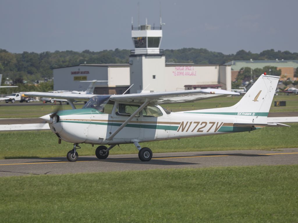 Cessna Skyhawk (N1727V)