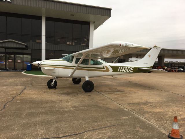 Cessna Skylane (N43DE)