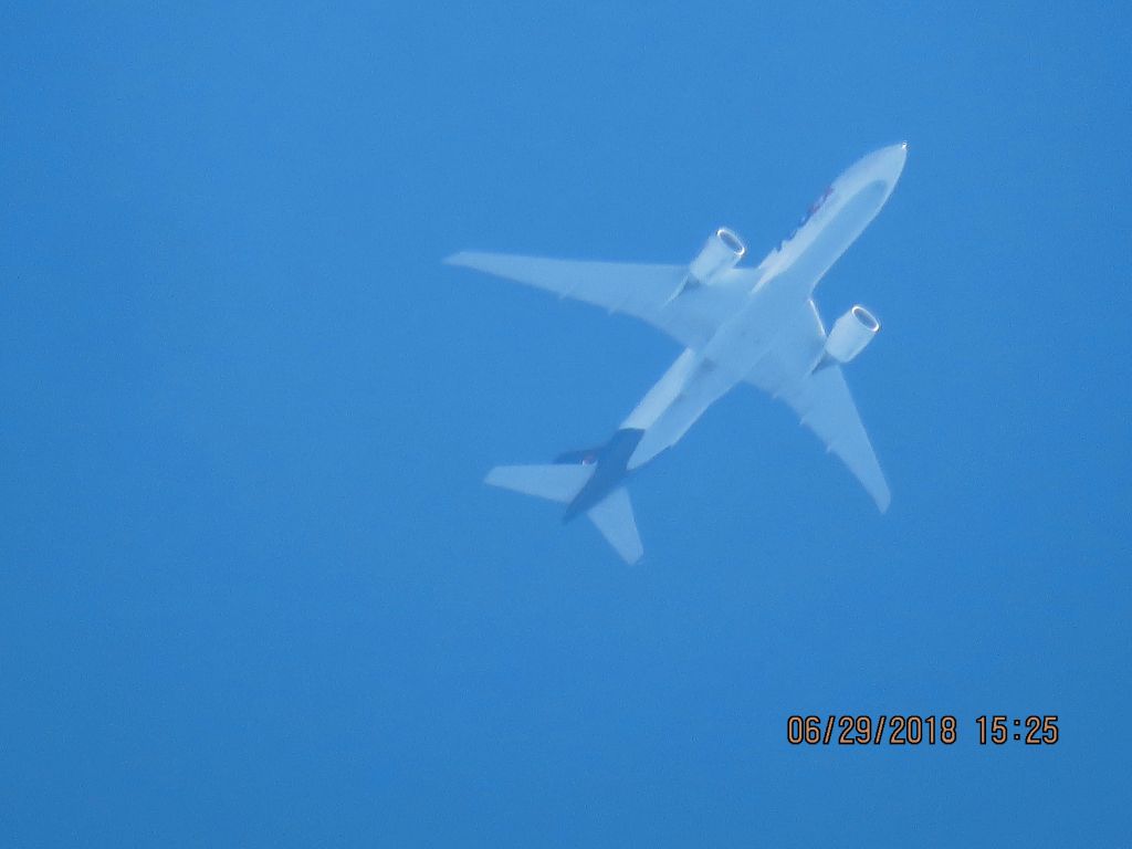 BOEING 777-200LR (N886FD)