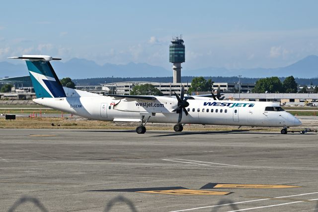 de Havilland Dash 8-400 (C-GENM)