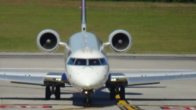 Canadair Regional Jet CRJ-700 (N669CA)
