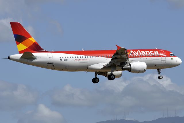 Airbus A320 (PR-AVR)