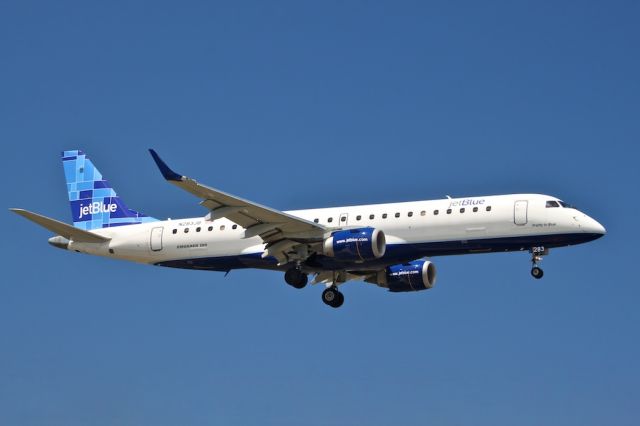 Embraer ERJ-190 (N283JB)