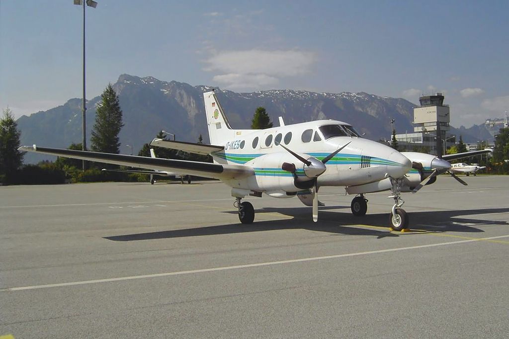 Beechcraft King Air 90 (D-IKES) - After the flight edma-lows, the ikes is resting at salzburg apron with a breathtaking background. The salzburg mountains!