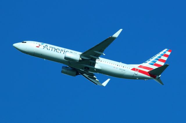 Boeing 737-800 (N956NN) - Flying over Circuit of the Americas, 2016