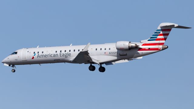 Canadair Regional Jet CRJ-700 (N705PS) - American Eagle (opby PSA Airlines) JIA5158/AA5158 from Pittsburgh (KPIT/PIT) swoops down the Potomac River Visual for a rwy 1 arrival. Former US Airways Express, opby PSA.br /Photo date: 3-29-24br /Upload date: 1-8-25