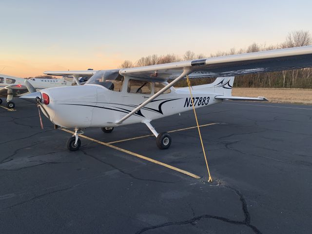 Cessna Skyhawk (N97883)