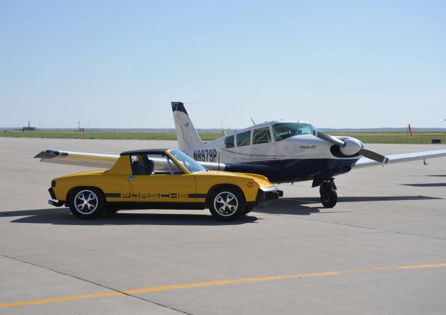 Piper PA-24 Comanche (N8979P) - 1966 260 Comanche, with 1973 Porsche 914 restored in honor of Lee Cyr.