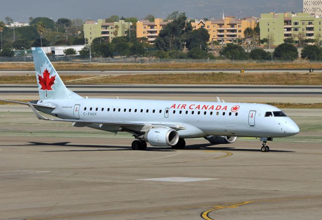 Embraer ERJ-190 (C-FHOY)