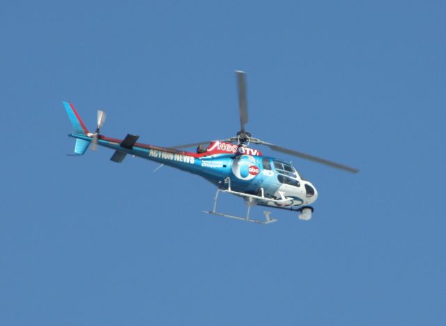 Eurocopter AS-350 AStar (N606TV) - 6 ABCs Chopper 6 Returning to Philly after reporting on a story near Harrisburg