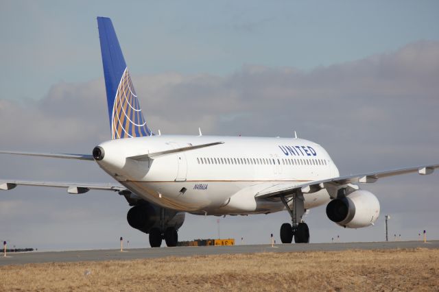Airbus A320 (N486UA)