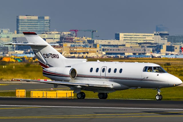 Hawker 800 (CS-DRU)