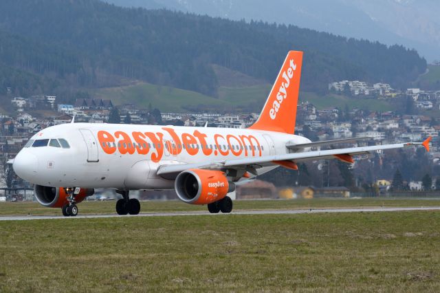 Airbus A319 (G-EZFX)