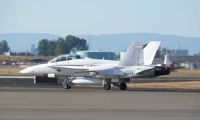 McDonnell Douglas FA-18 Hornet (N162885)