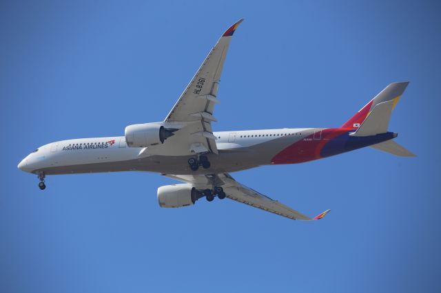 Airbus A350-900 (HL8361)