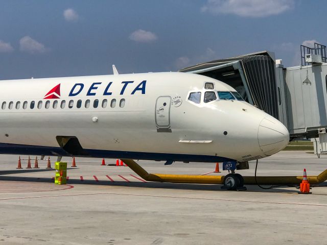 McDonnell Douglas MD-88 (N972DL)