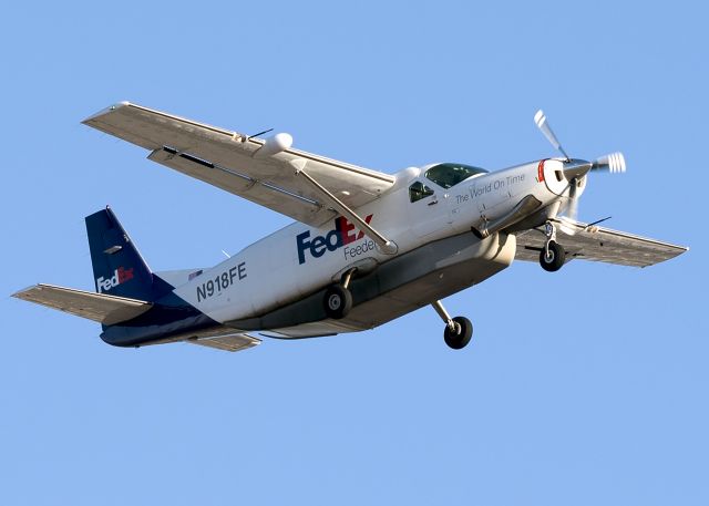 Cessna Caravan (N918FE)