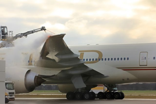 Boeing 777-200 (A6-ETS)