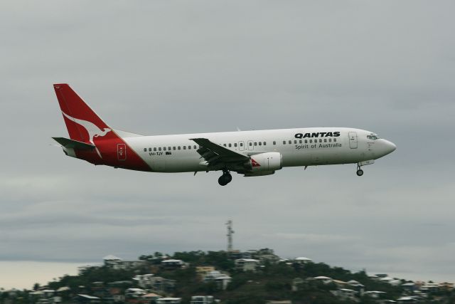 BOEING 737-400 (VH-TJY)