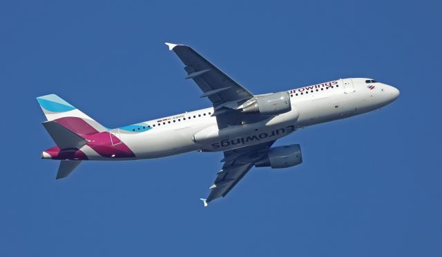 Airbus A320 (D-ABHG) - after take off at DUS/EDDL 07.feb.202