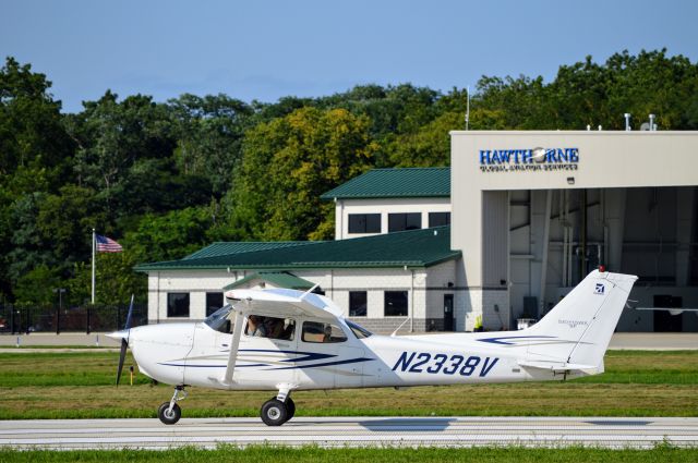 Cessna Skyhawk (N2338V)