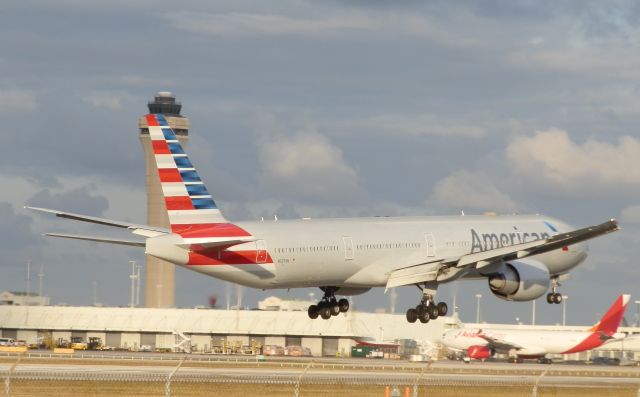 BOEING 777-300ER (N727AN)