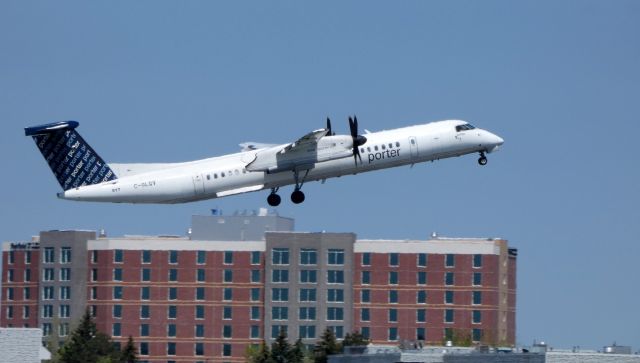 de Havilland Dash 8-400 (C-GLQV) - Shown here departing is a Porter Air de Havilland Dash 8-400 in the Spring of 2018.