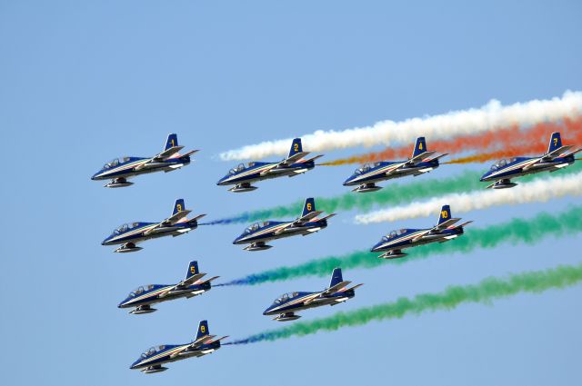 — — - Aeronautica Militare Italiana PAN, Frecce Tricolori