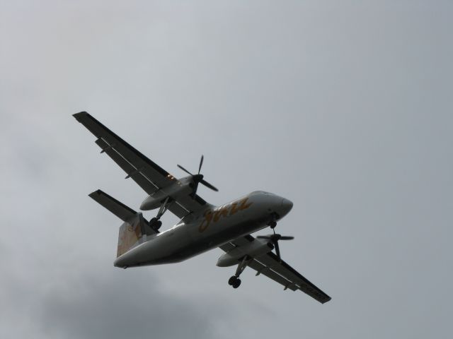 de Havilland Dash 8-400 (C-GJMO)