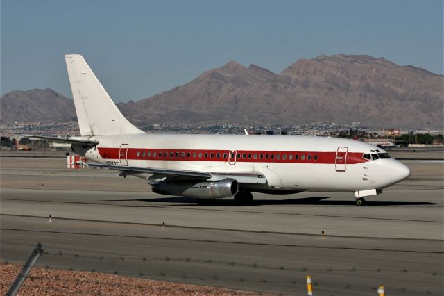 Boeing 737-200 (N5177C) - KLAS - JANET flight for Area 51 just departed the EG and G Terminal for the short taxi to Runway 1L departure NW. The several times I filmed at Las Vegas and the JANET flights were working - I heard very very very little radio chatter with them on the scanner - in fact one time I was up on the top floor of the parking structure, everything in the pattern was well defined, landing in order, I was snapping away all airlines, and 2 of these 737-200s showed up and landed and I didn't hear a word from ATC. This photo date April 1 2005 and LN 340 delivered new to the USAF 72-0286, and now withdrawn from use, stored Davis Monthan from March 2009.