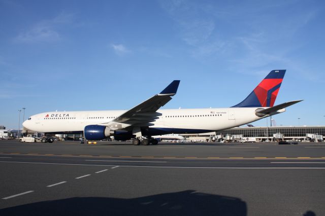 Airbus A330-300 (N813NW)