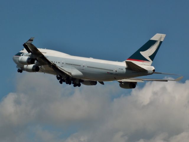 Boeing 747-400 (B-HUB)