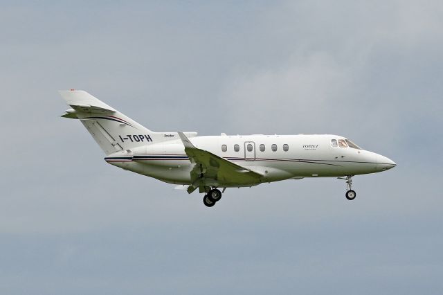 Hawker 800 (I-TOPH)