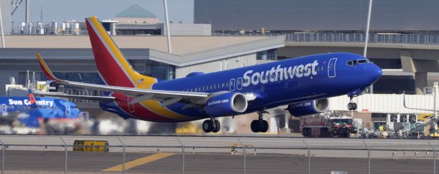 Boeing 737-700 (N8567Z) - Phoenix Sky Harbor International Airport departure rwy 07L 09SEP19