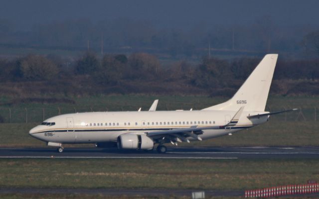 16-6696 — - usn c-40a 166696 landing at shannon 18/3/16.