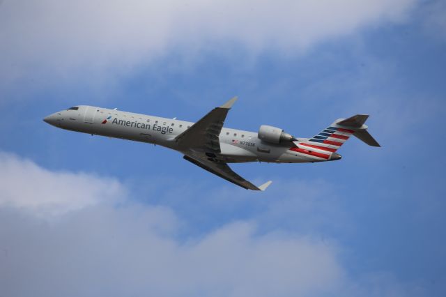 Canadair Regional Jet CRJ-700 (N776SK)