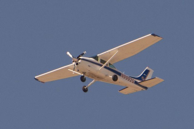 Cessna Skylane (N9992G)