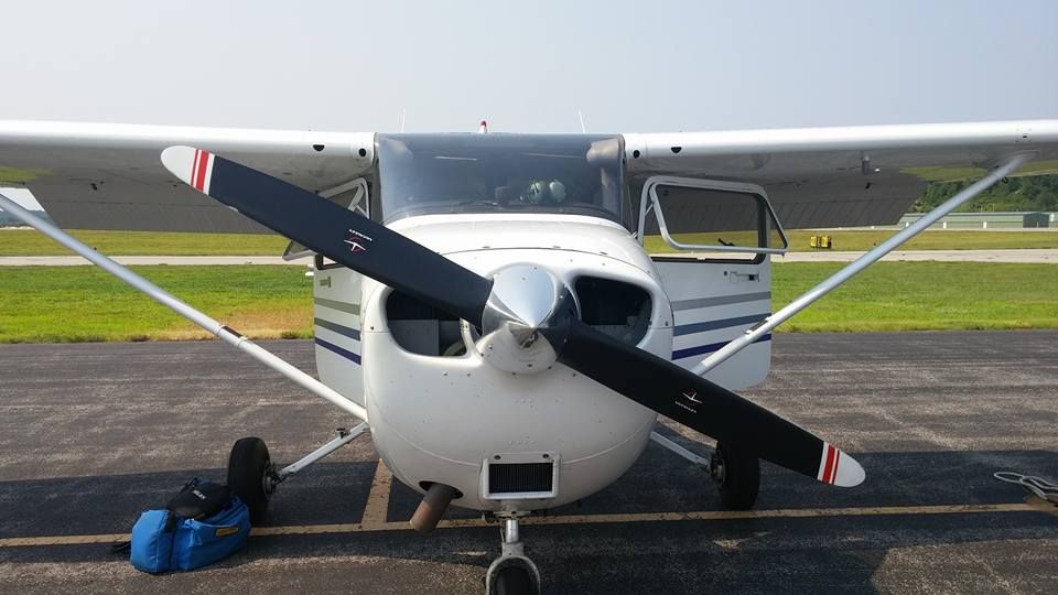 Cessna Skyhawk (N53468) - On the ramp at KSFM