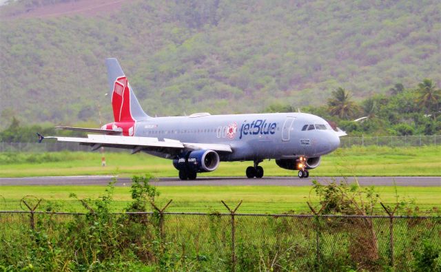 Airbus A320 (N605JB)