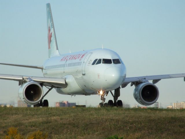 Airbus A319 (C-GAQL)