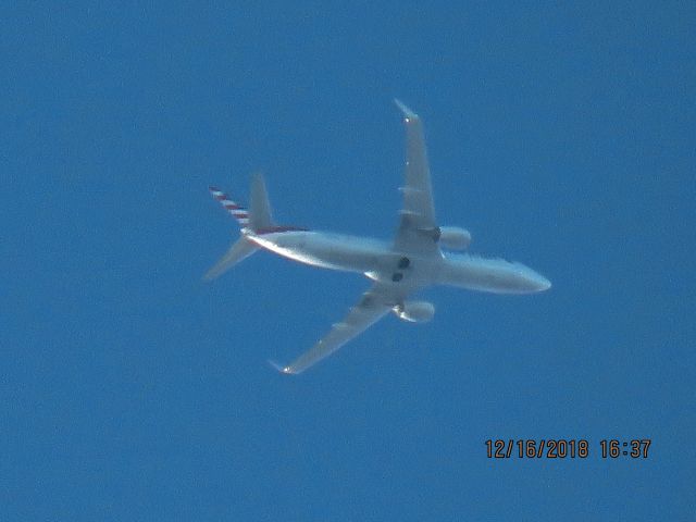 Boeing 737-800 (N907NN)