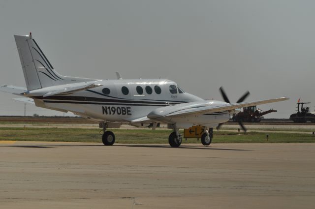 Beechcraft King Air 90 (N190BE)