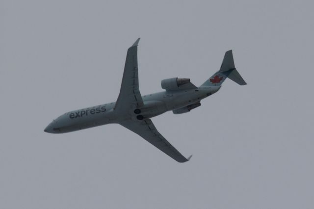 Canadair Regional Jet CRJ-200 (C-GOJA) - 1/25/14 - final approach to JFK - runway 21L