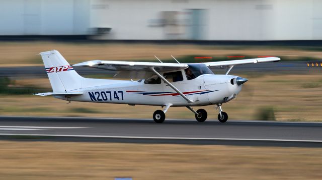 Cessna Skyhawk (N20747) - Textron Aviation, Cessna 172S night arrival at Livermore Municipal Airport, July 2022