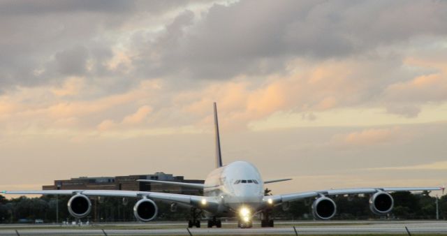 Airbus A380-800 (D-AIMK)