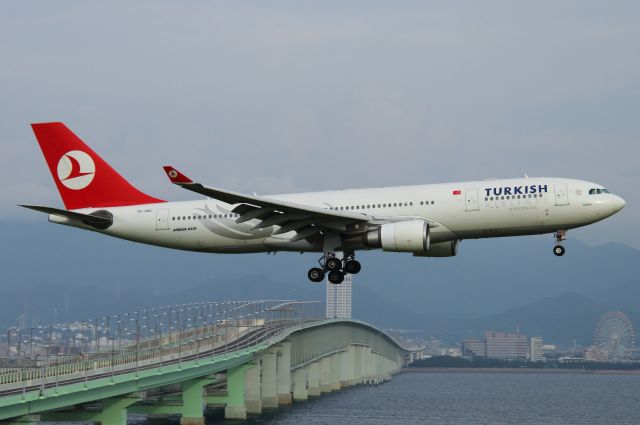 Airbus A330-200 (TC-JNC)