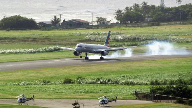 Boeing 757-200 (N175AN)