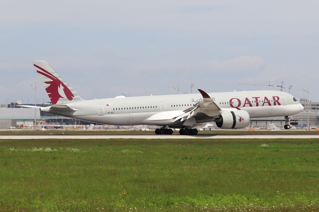 Airbus A350-900 (A7-ALY)