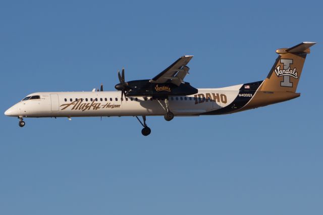 de Havilland Dash 8-400 (N400QX)