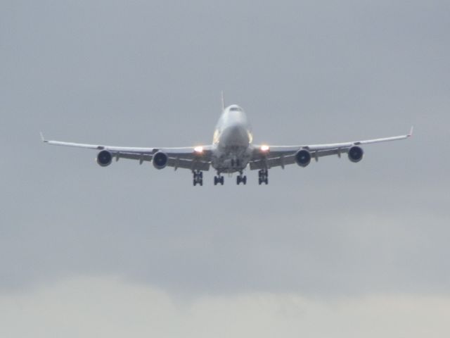 Boeing 747-400 (N412MC)